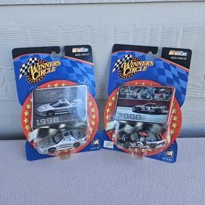 Winners Circle Nascar 2002 Car 1:64 Card Dale Earnhardt Jeff Gordon